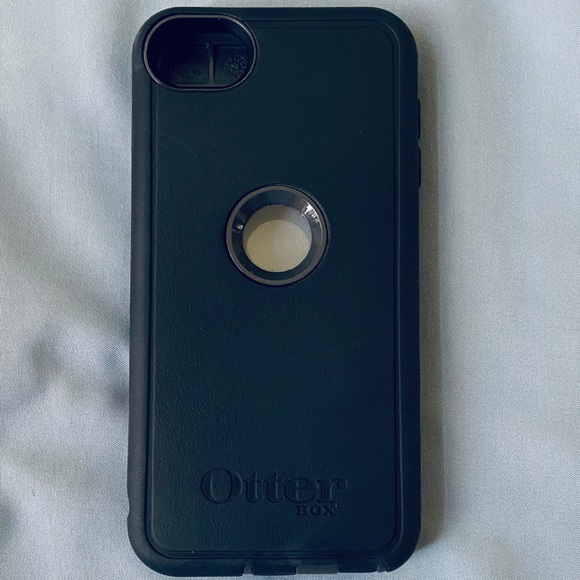 Apple iPod Touch & Otterbox Case - Picture 7 of 8